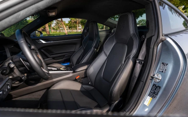 Grey Porsche 911 Carrera GTS Photo 5