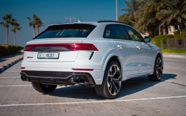 Audi RSQ8