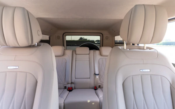 White Mercedes G63 AMG Photo 8