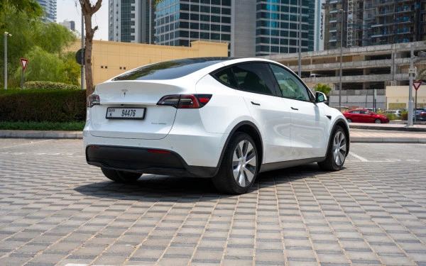 Tesla Model Y Long Range